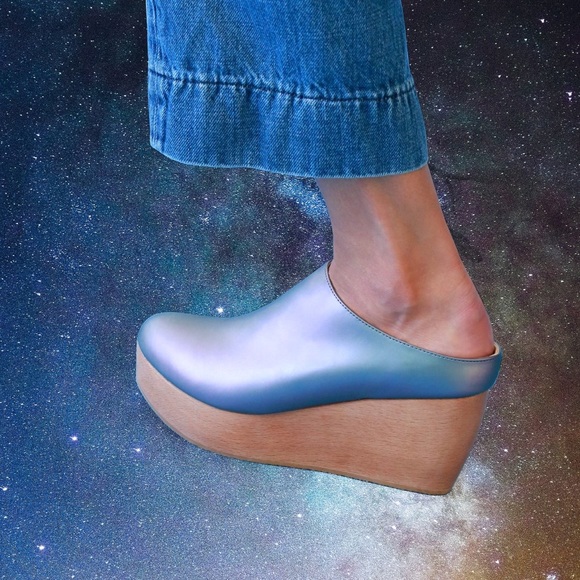 Sydney Brown Clog in Matte Iridescent size 37 EU / 7 US - Picture 6 of 8